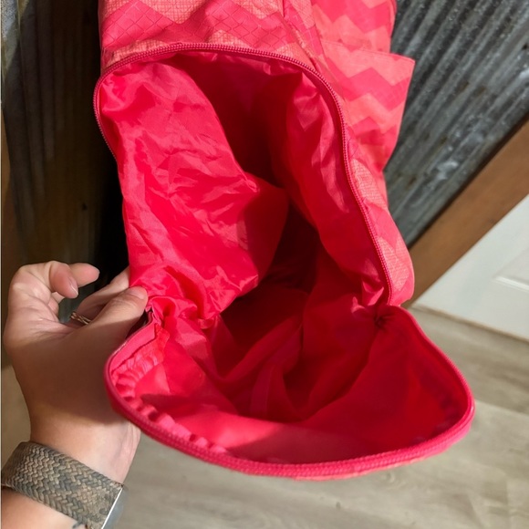 Pink Coral Chevron Pattern Tote Bag Medium Carryall Everyday Travel - Picture 4 of 4